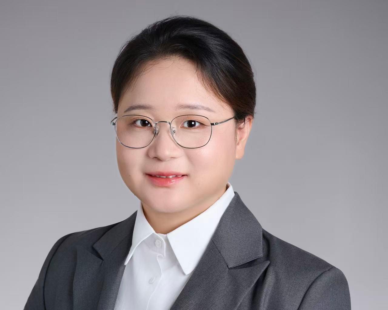 王静 财税总监照片