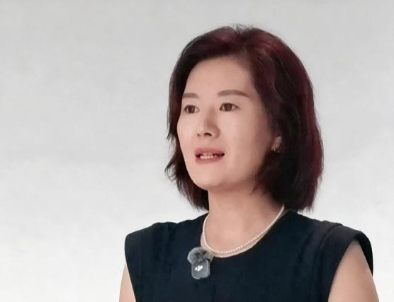 于晶晶 常务副总照片